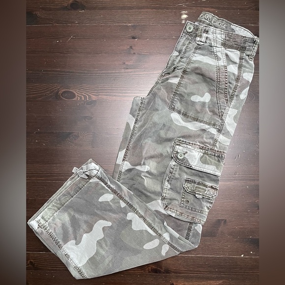 American Eagle Outfitters Pants - American Eagle Camo Cargo Pants